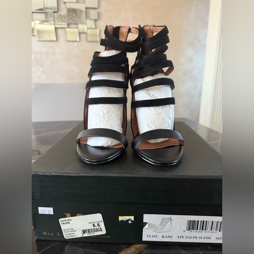 kane by mia limited edition black suede Strap Oy Wedge Sandals.